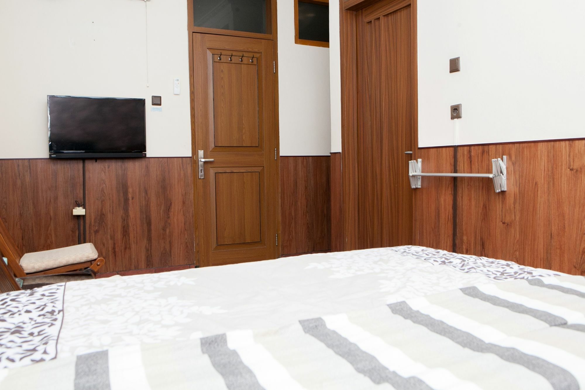 Reddoorz Plus Near Riau Street Bandung Kültér fotó