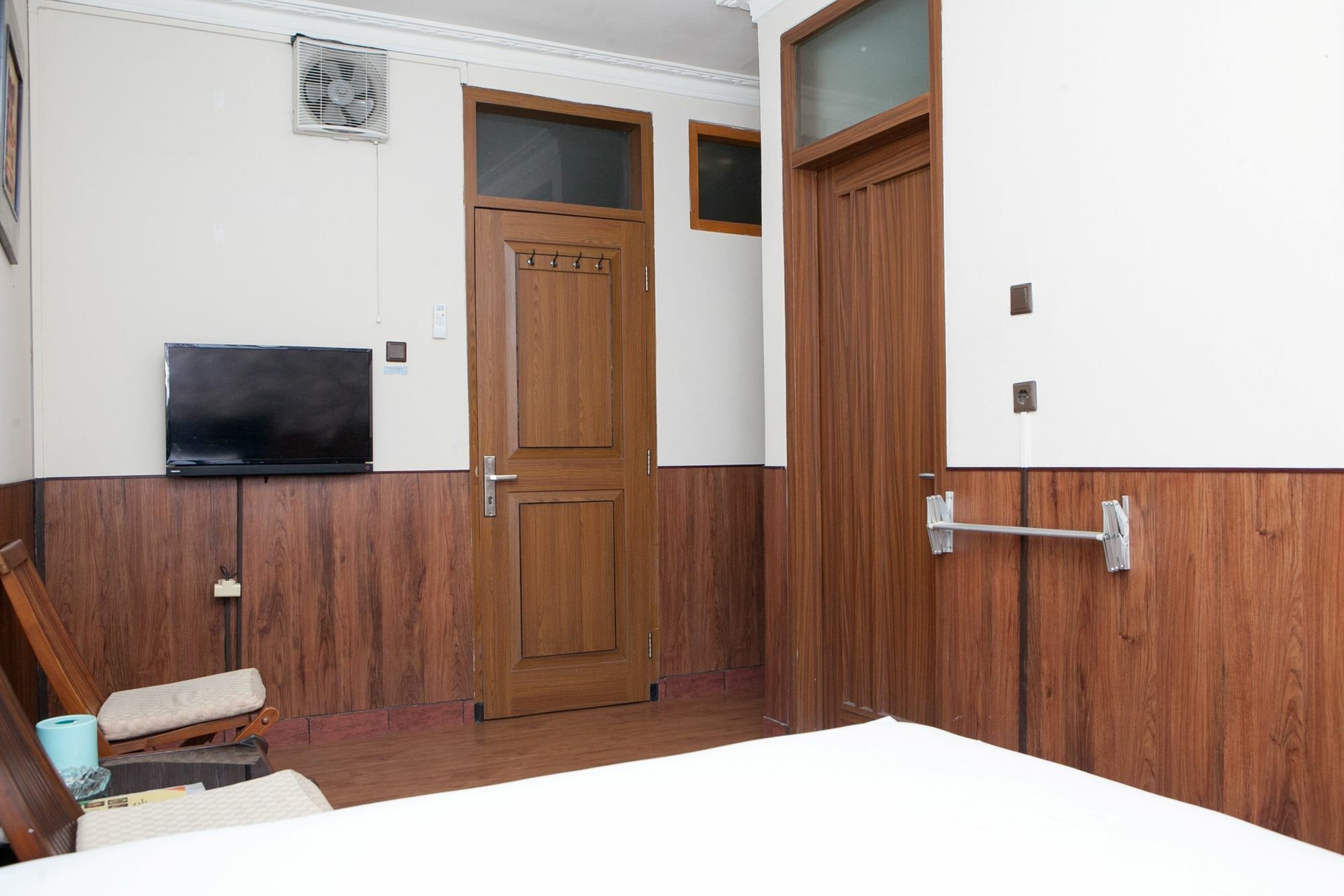 Reddoorz Plus Near Riau Street Bandung Kültér fotó