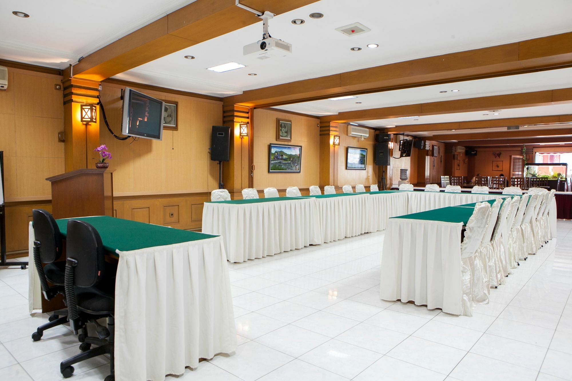 Reddoorz Plus Near Riau Street Bandung Kültér fotó