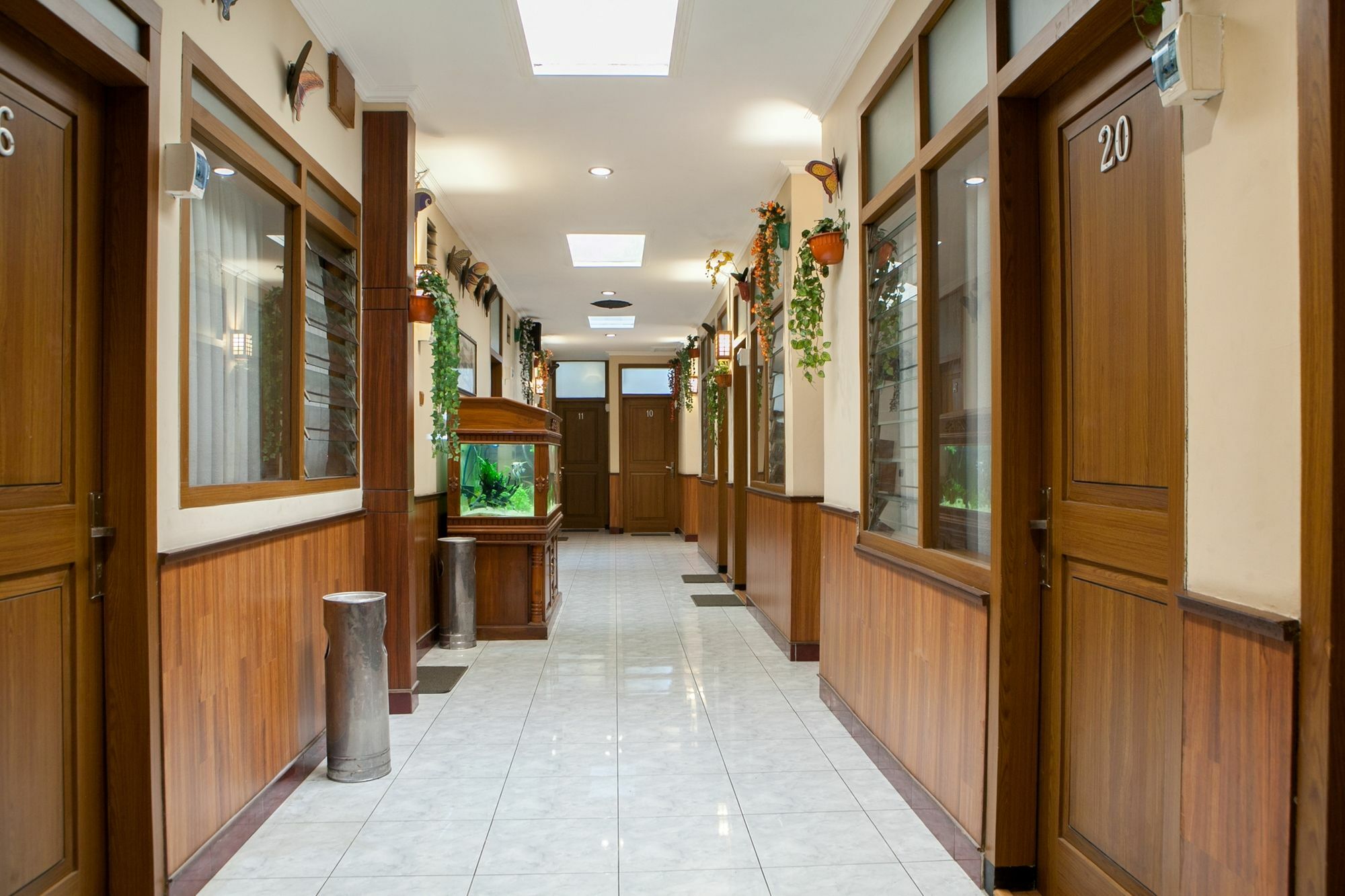 Reddoorz Plus Near Riau Street Bandung Kültér fotó